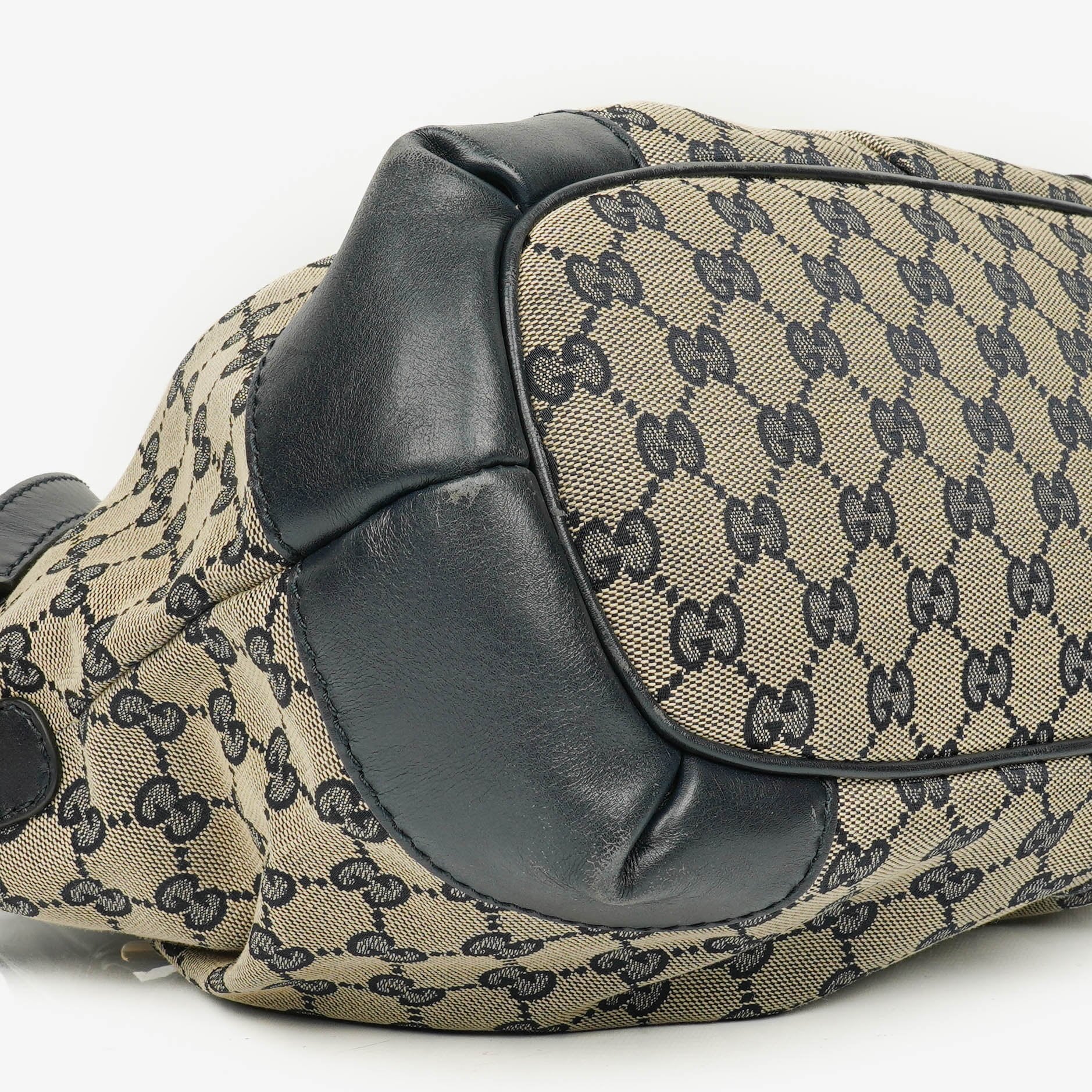 Gucci Sukey Hobo Tasche aus Monogram Canvas