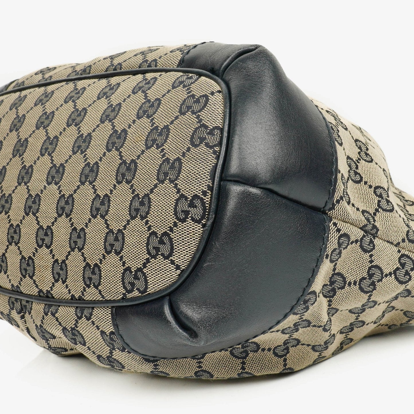 Gucci Sukey Hobo Tasche aus Monogram Canvas