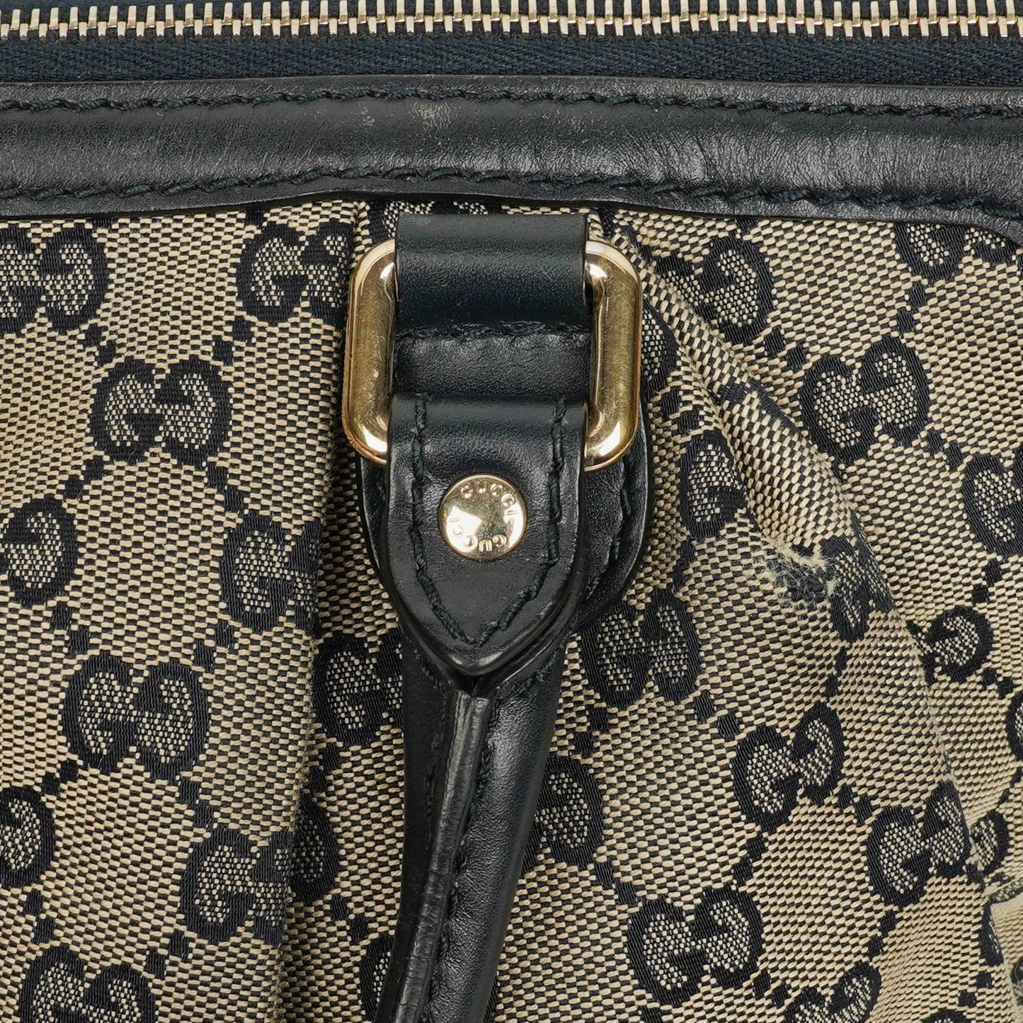 Gucci Sukey Hobo Tasche aus Monogram Canvas
