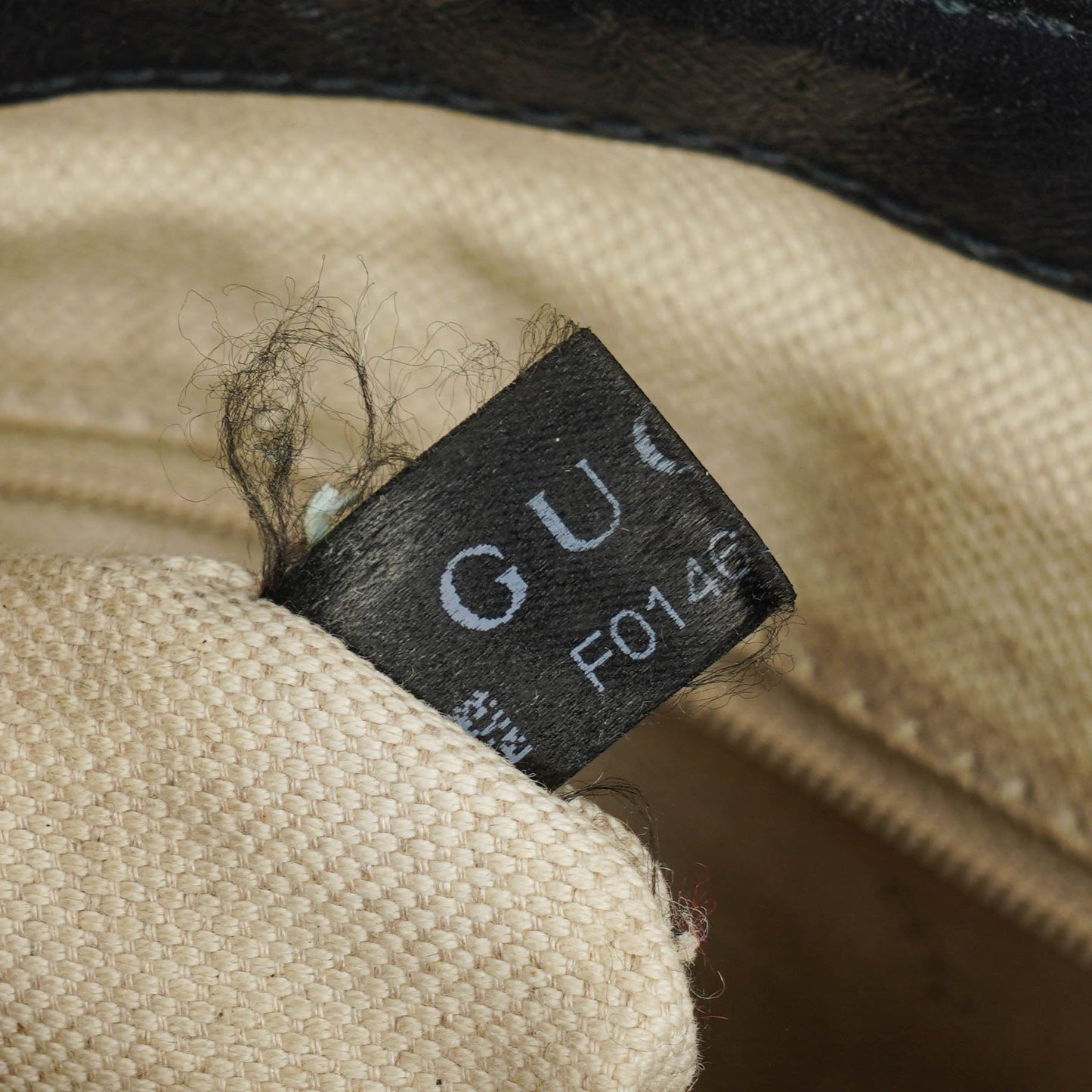 Gucci Sukey Hobo Tasche aus Monogram Canvas