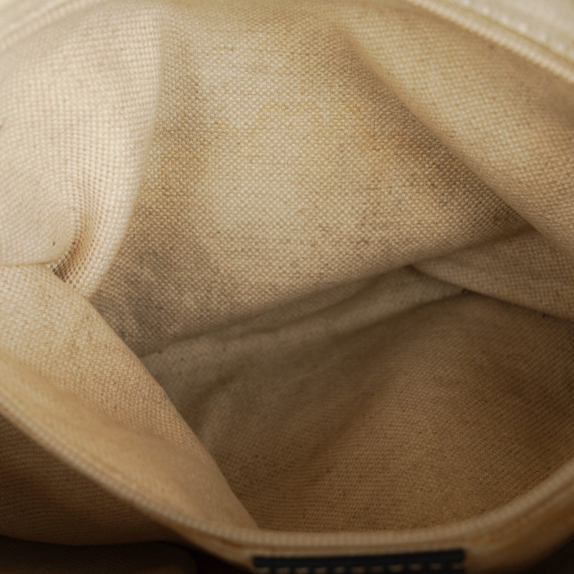 Gucci Sukey Hobo Tasche aus Monogram Canvas