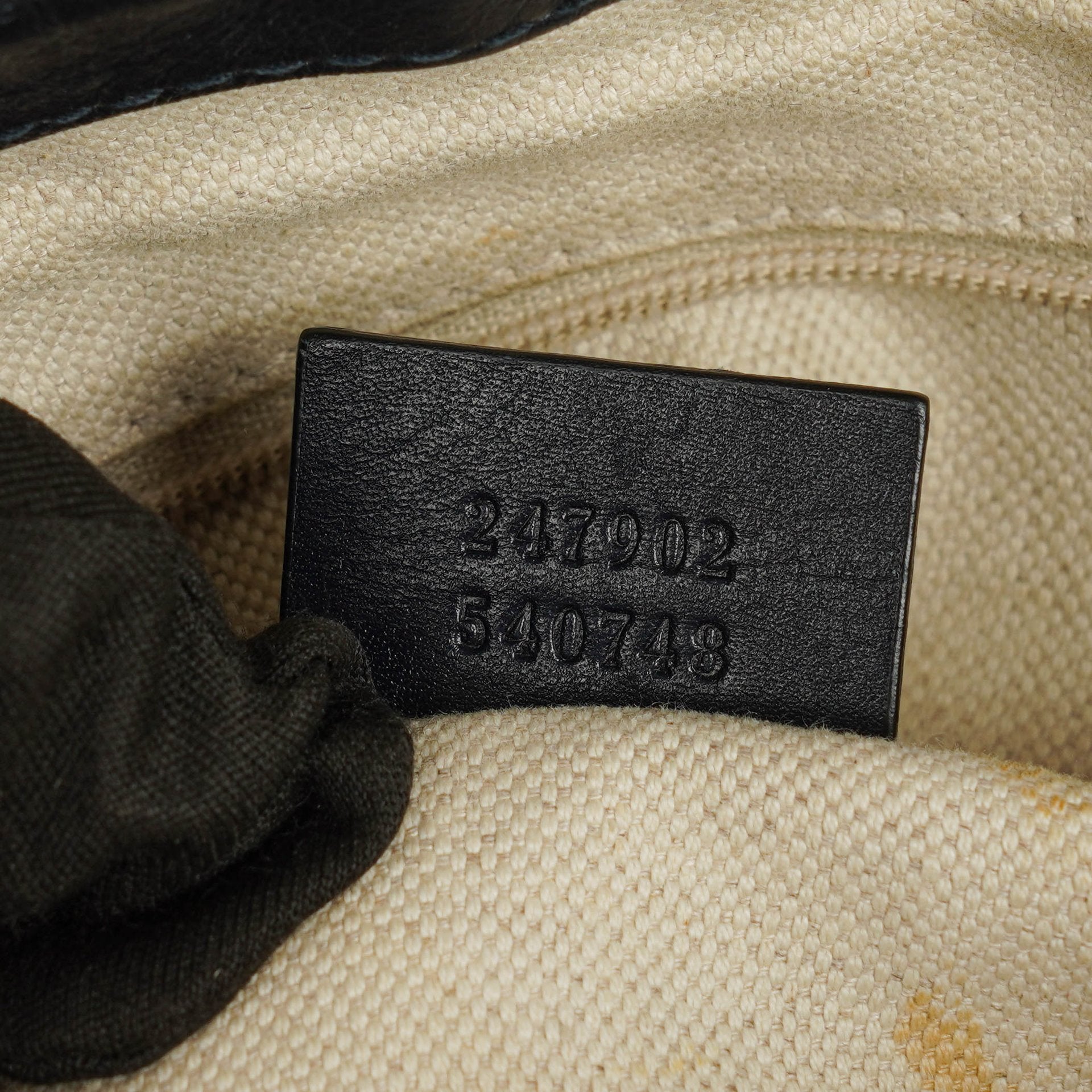 Gucci Sukey Hobo Tasche aus Monogram Canvas