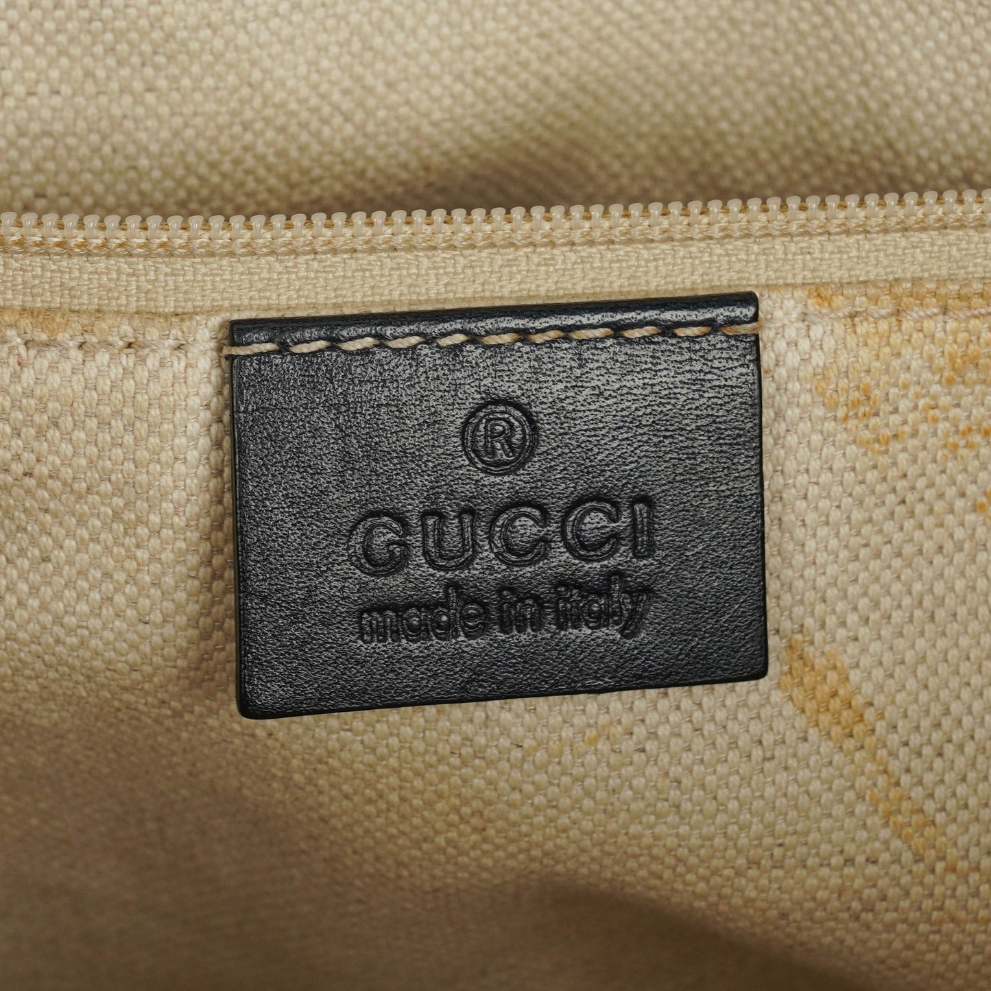 Gucci Sukey Hobo Tasche aus Monogram Canvas