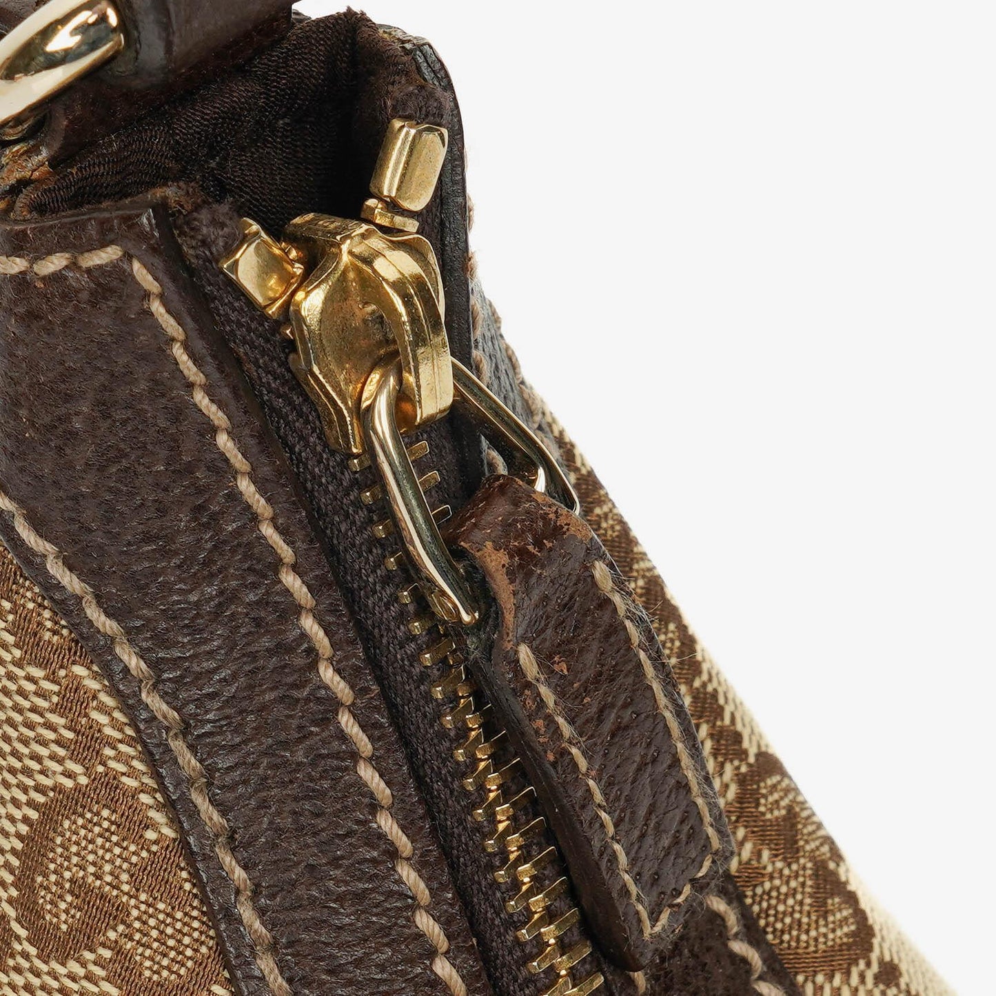 Gucci Charmy Hobo Tasche mit Monogramm