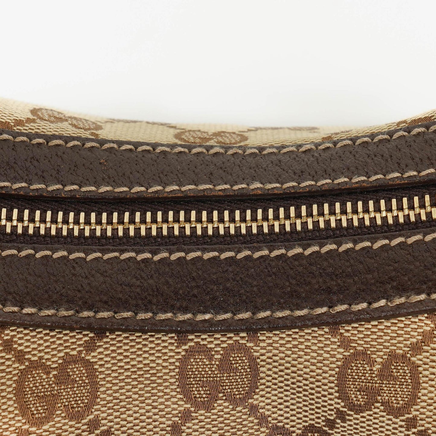 Gucci Charmy Hobo Tasche mit Monogramm