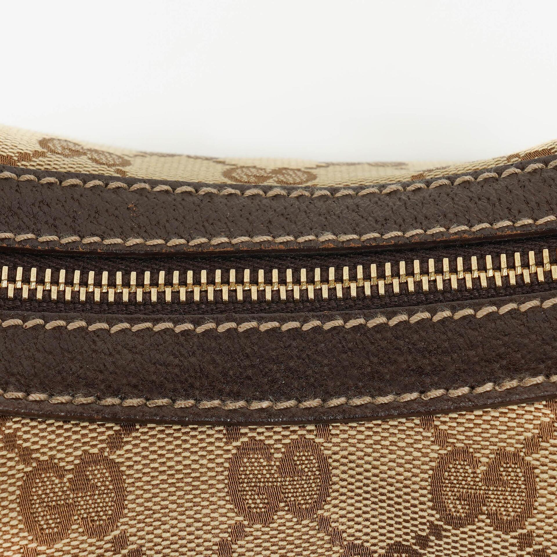 Gucci Charmy Hobo Tasche mit Monogramm
