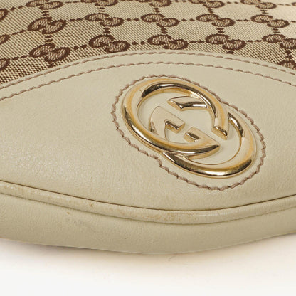 Gucci New Britt mittelgroße Halbmond-Hobo-Tasche mit Monogramm