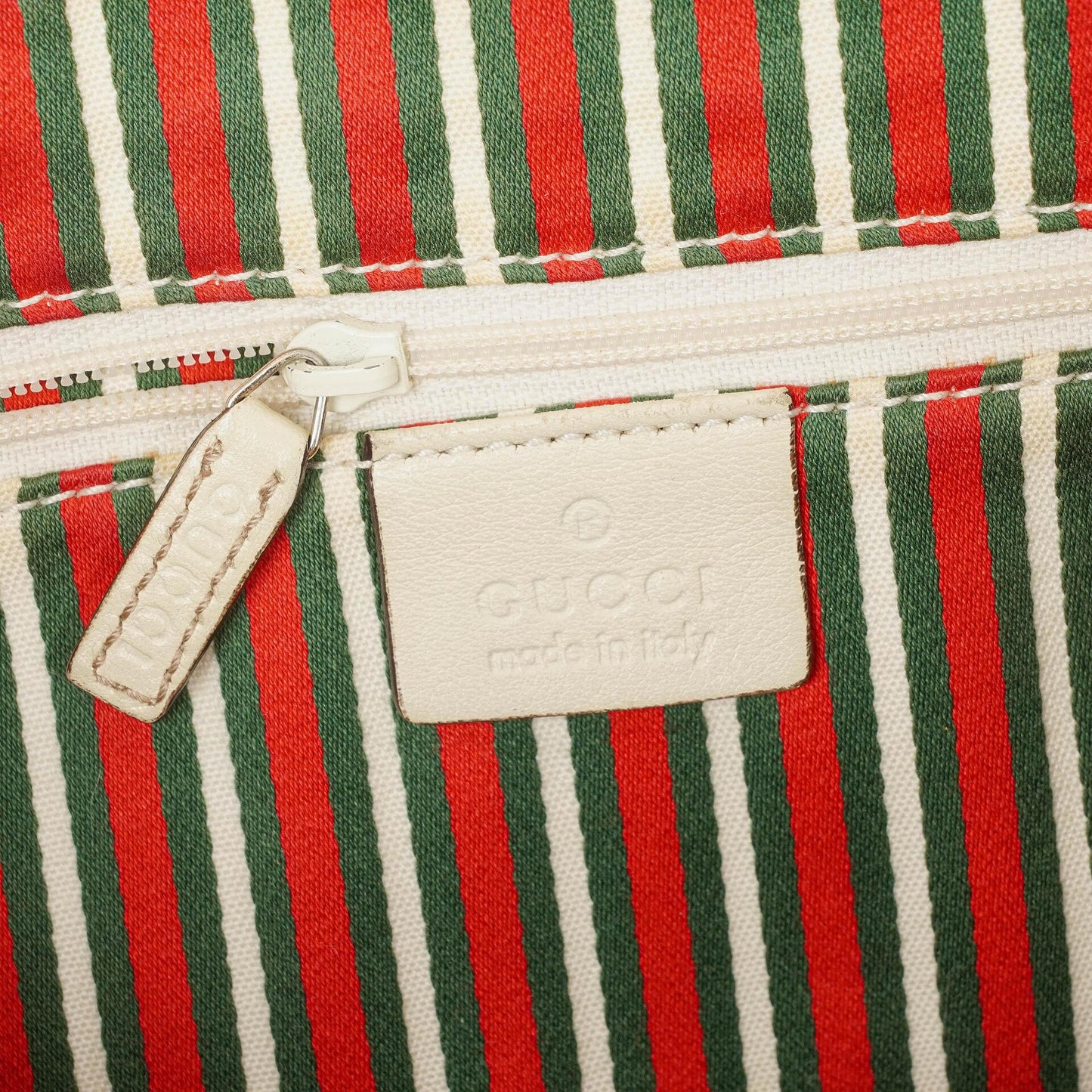 Gucci New Britt mittelgroße Halbmond-Hobo-Tasche mit Monogramm