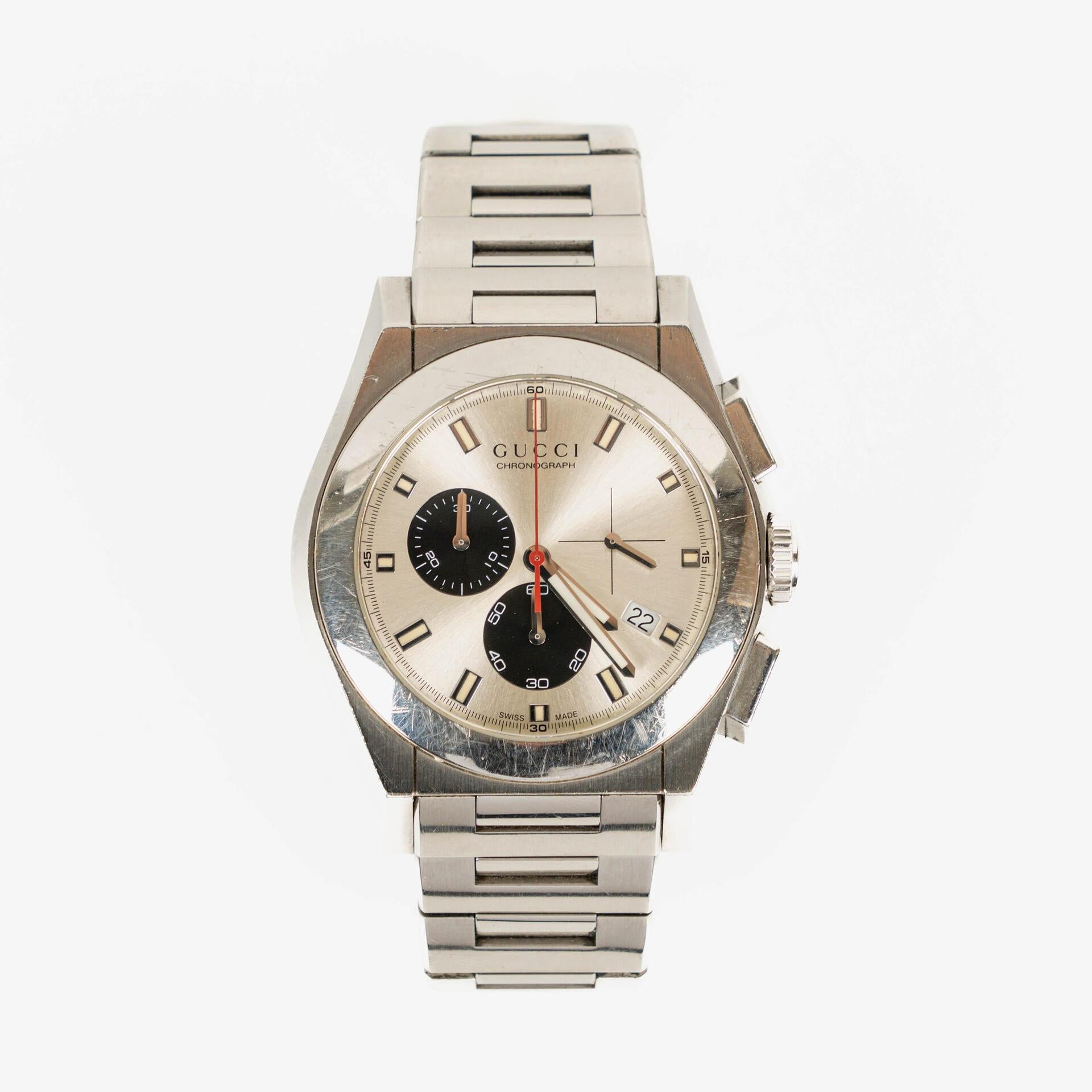 Gucci Pantheon Chronograph aus Edelstahl
