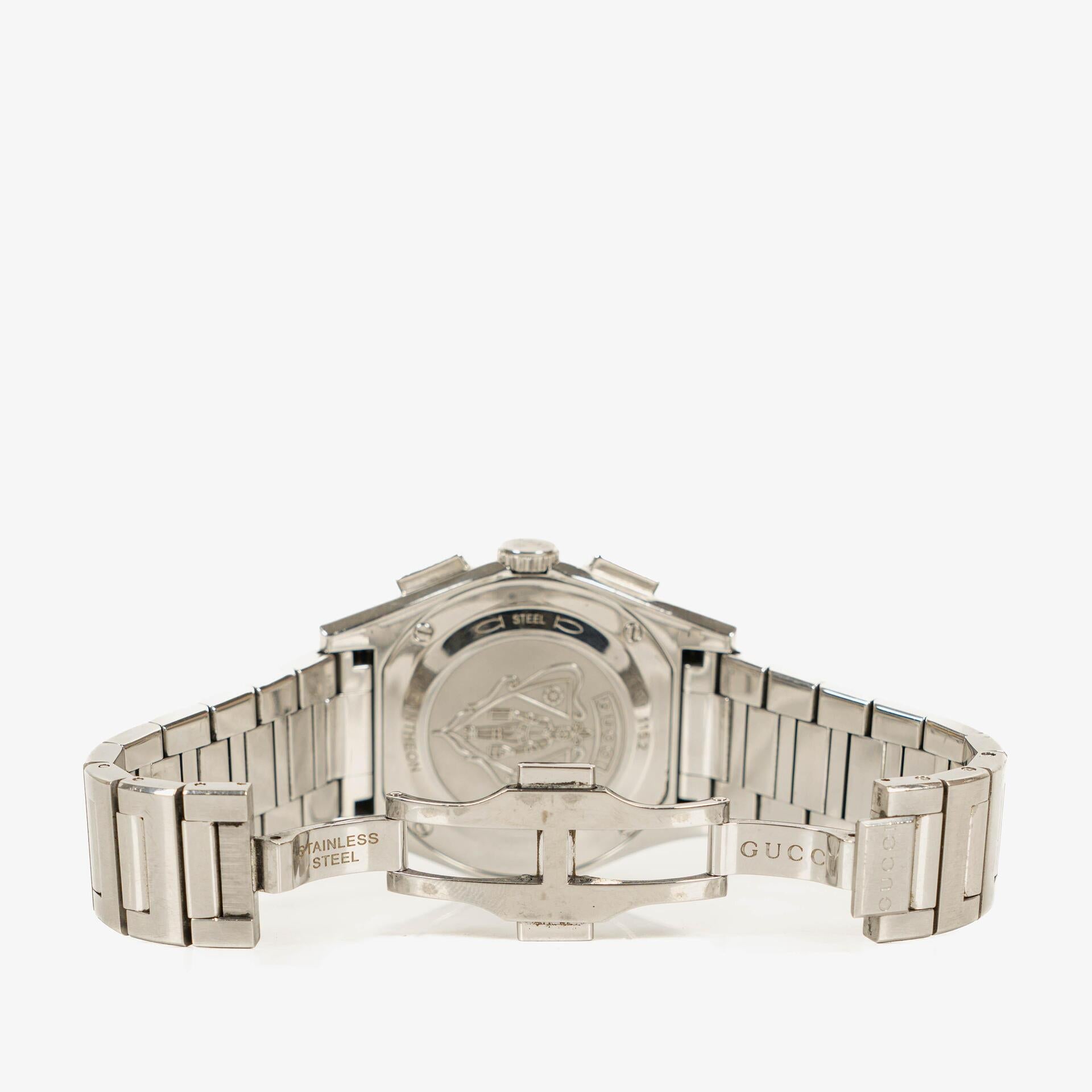 Gucci Pantheon Chronograph aus Edelstahl