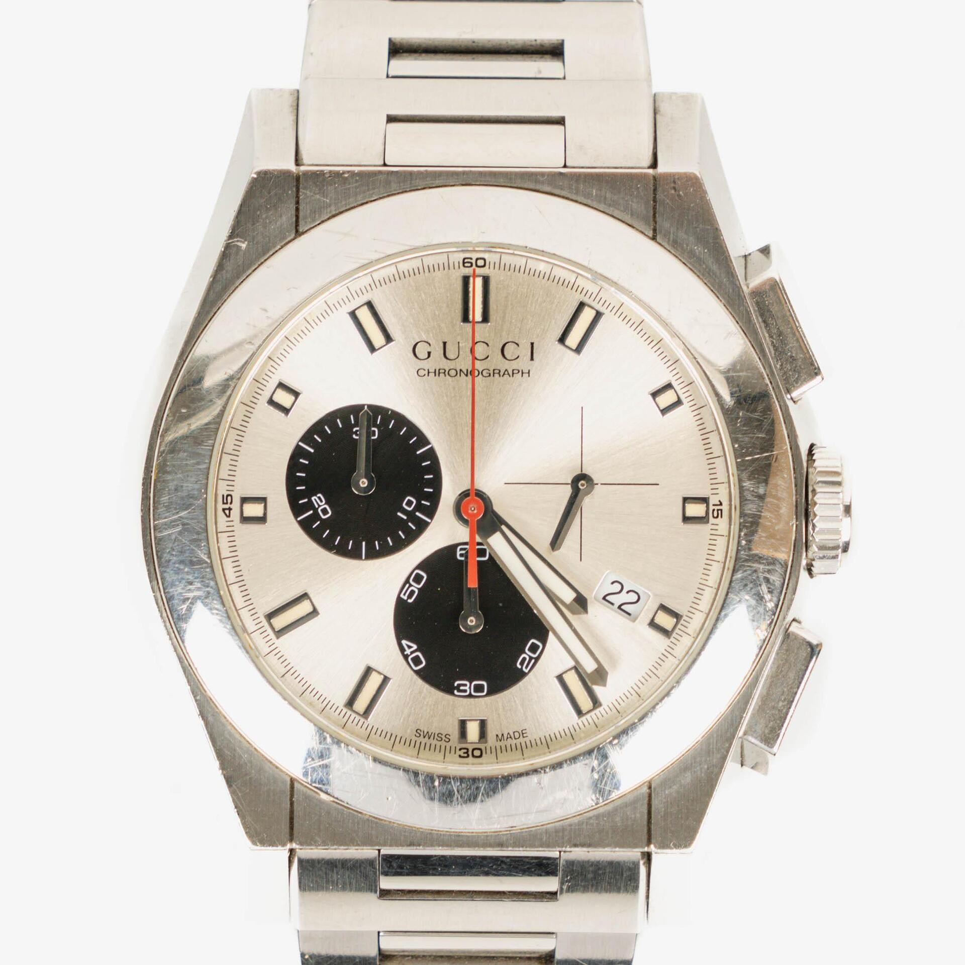 Gucci Pantheon Chronograph aus Edelstahl