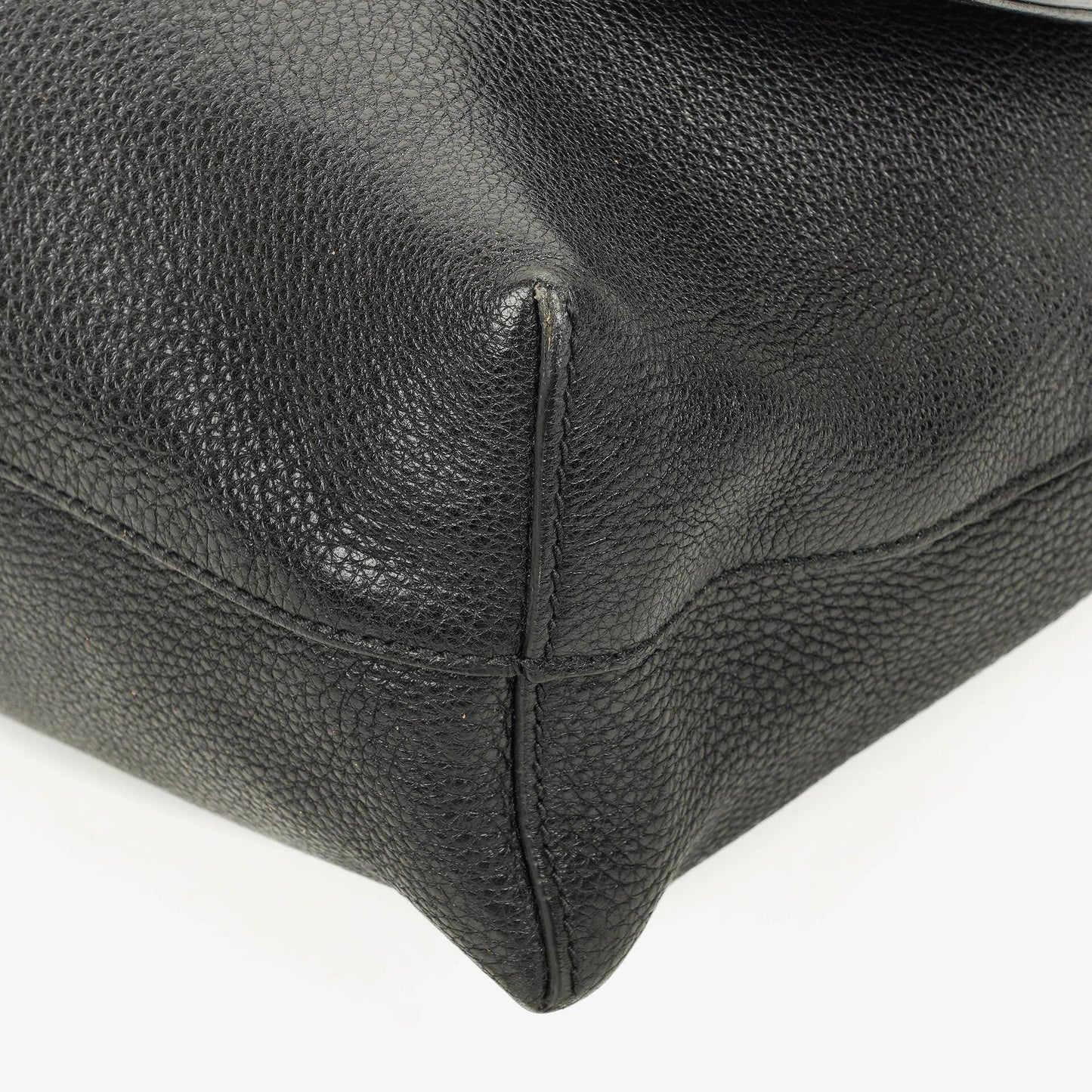 Gucci Messenger Tasche aus schwarzem genarbtem Leder