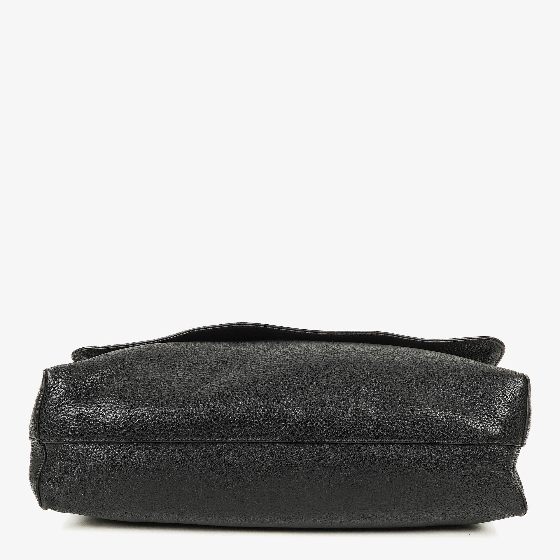 Gucci Messenger Tasche aus schwarzem genarbtem Leder