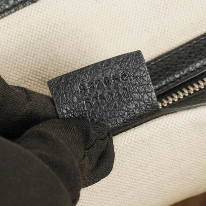 Gucci Messenger Tasche aus schwarzem genarbtem Leder