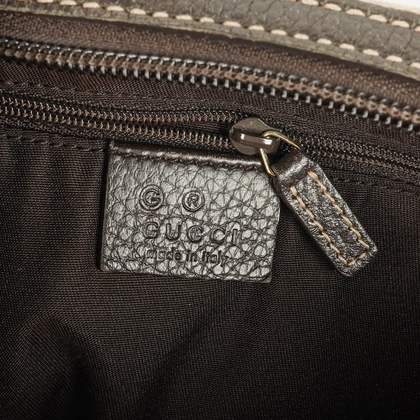 Gucci Princy Hobo Bag aus GG Crystal beschichtetem Canvas
