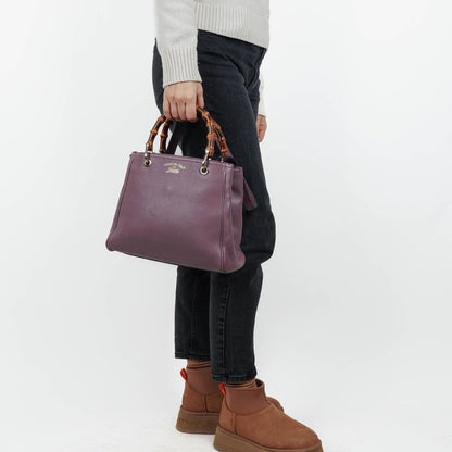 Gucci Mini Bamboo Tote aus lilafarbenem genarbtem Kalbsleder