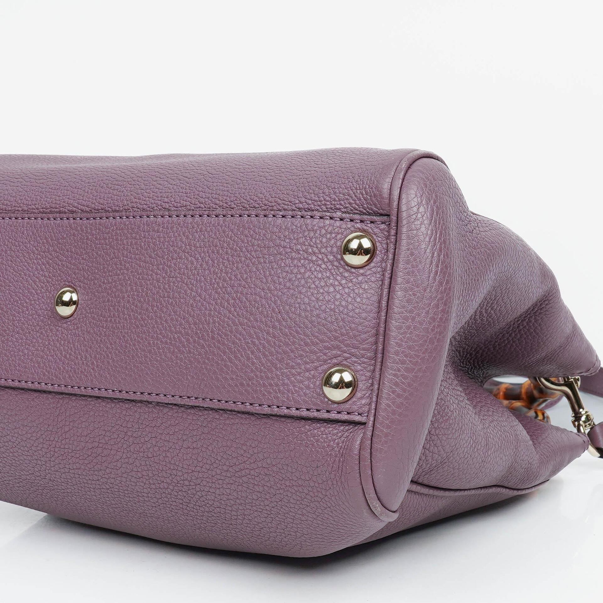 Gucci Mini Bamboo Tote aus lilafarbenem genarbtem Kalbsleder