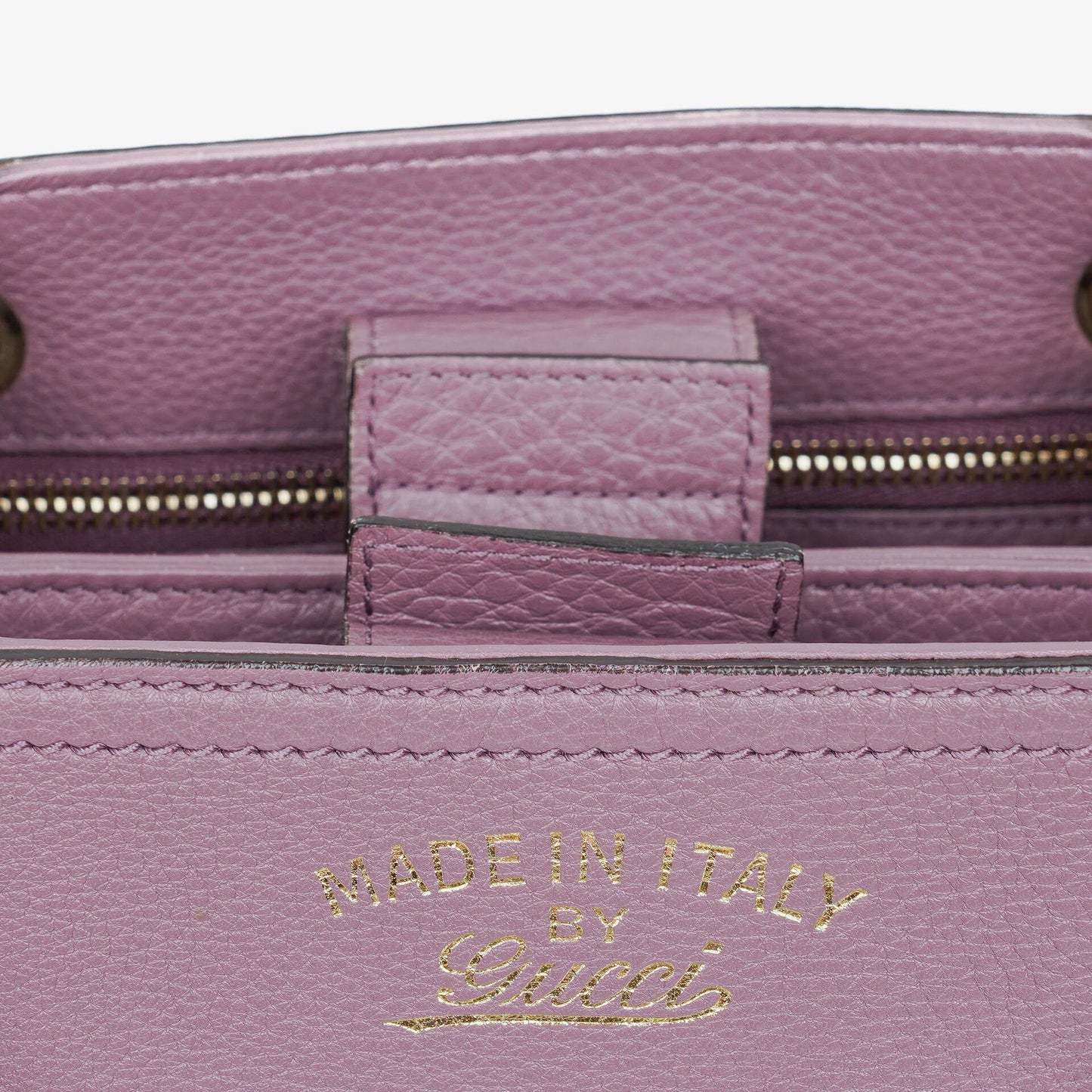 Gucci Mini Bamboo Tote aus lilafarbenem genarbtem Kalbsleder