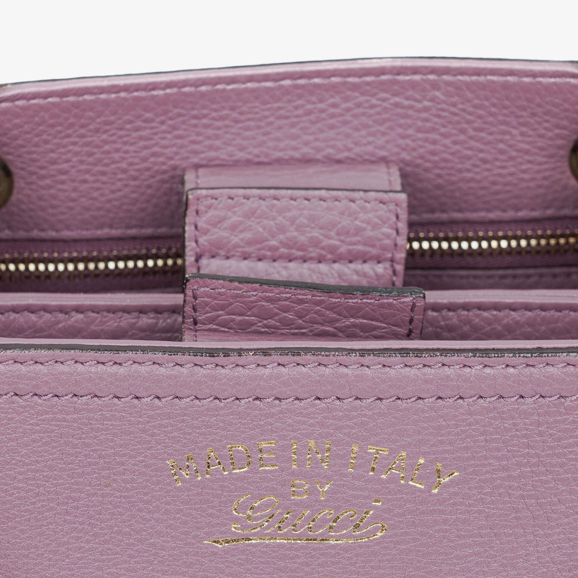 Gucci Mini Bamboo Tote aus lilafarbenem genarbtem Kalbsleder