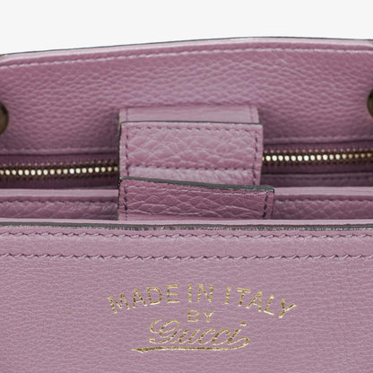 Gucci Mini Bamboo Tote aus lilafarbenem genarbtem Kalbsleder