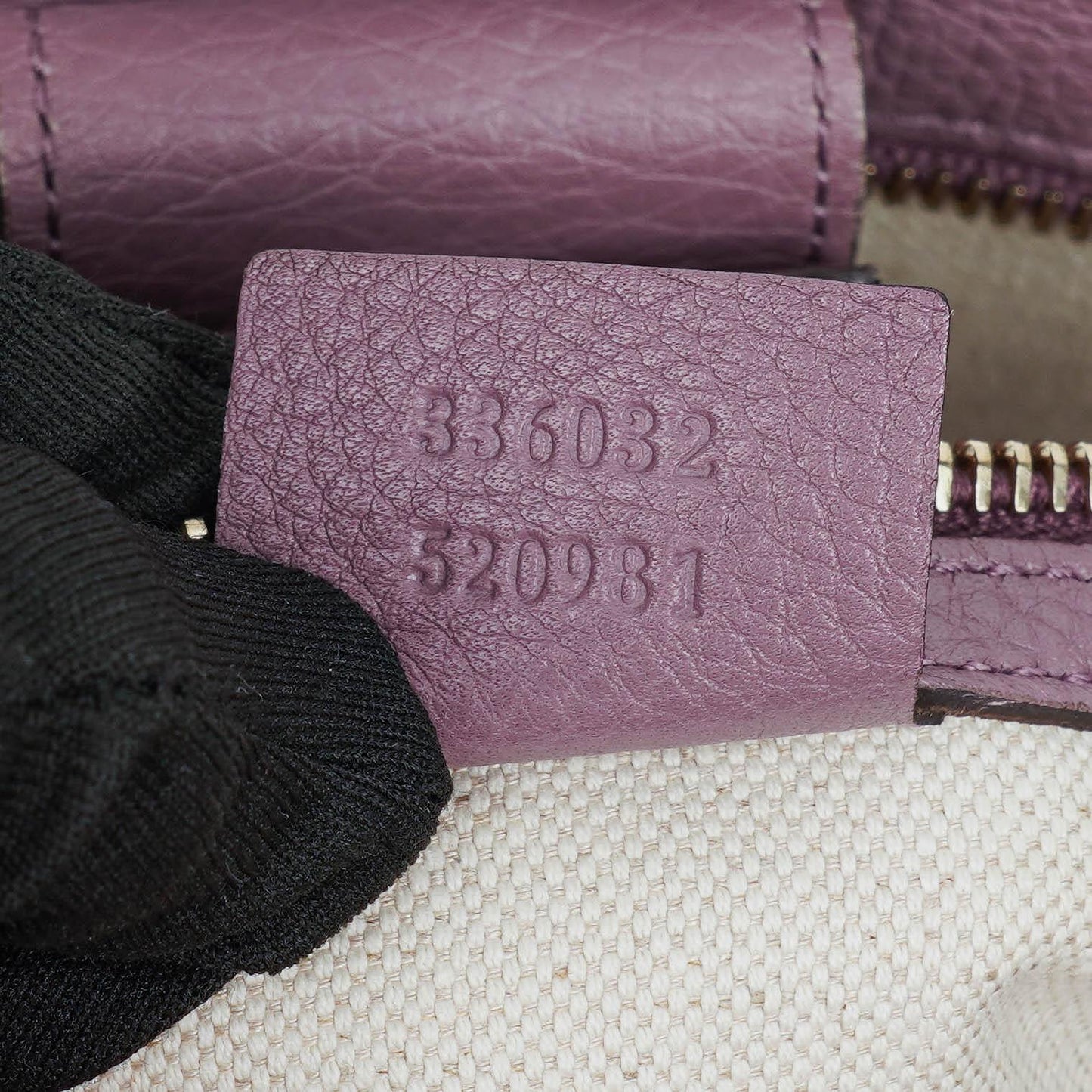Gucci Mini Bamboo Tote aus lilafarbenem genarbtem Kalbsleder