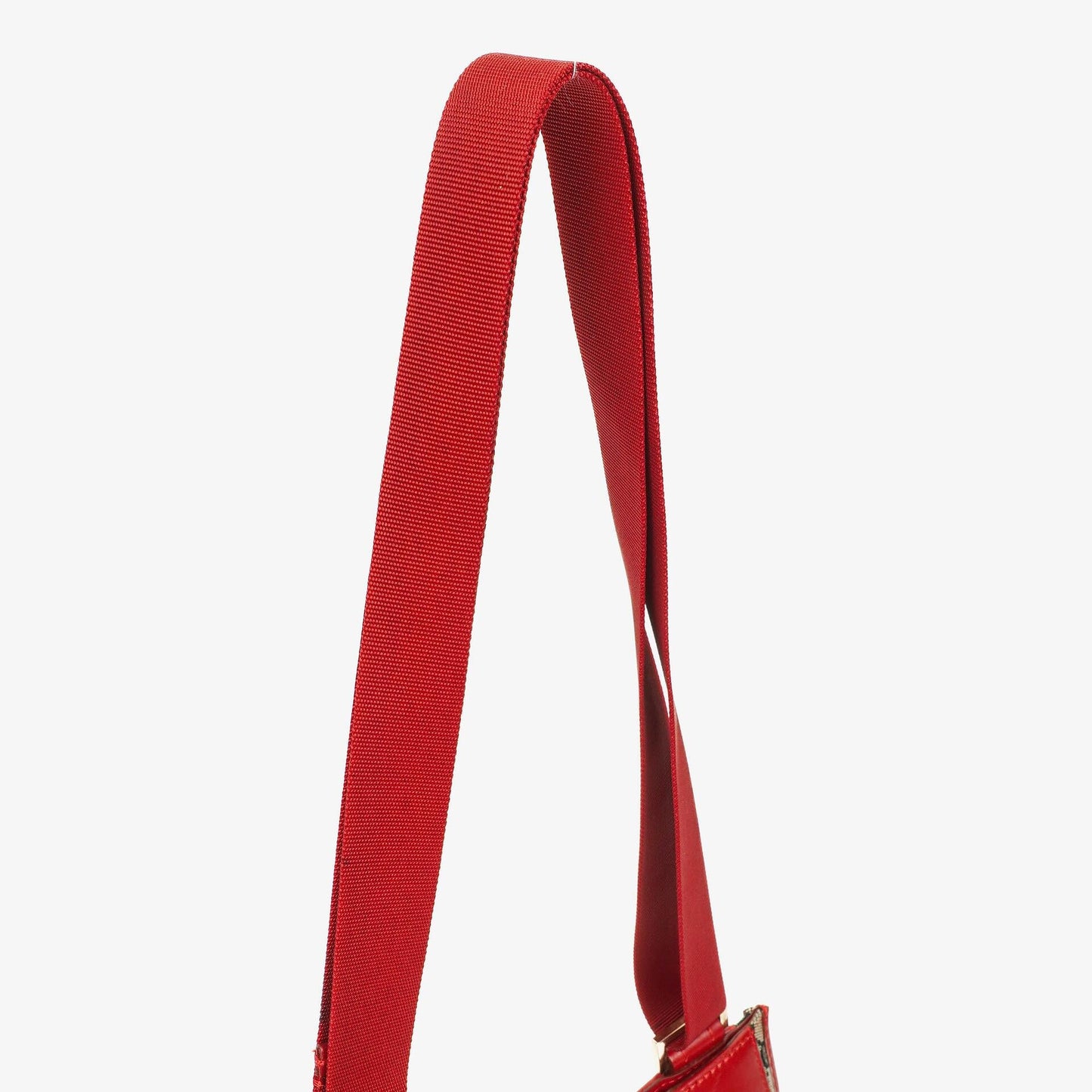 Gucci Schultertasche aus rotem GG Canvas