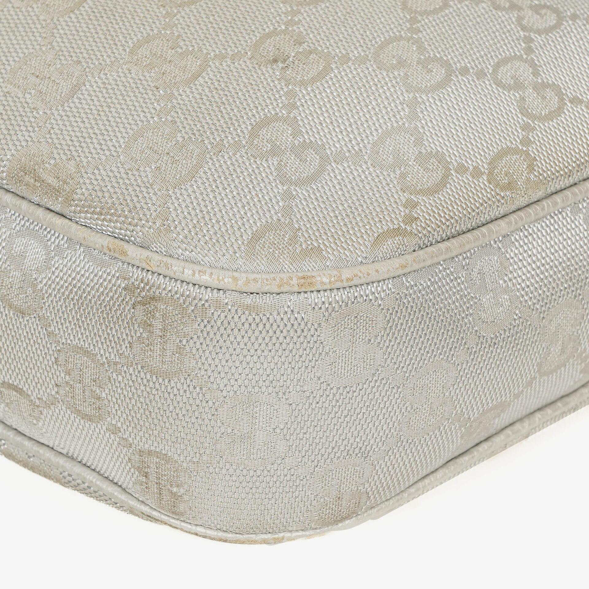 Gucci Silber Metallic Canvas Hobo Tasche