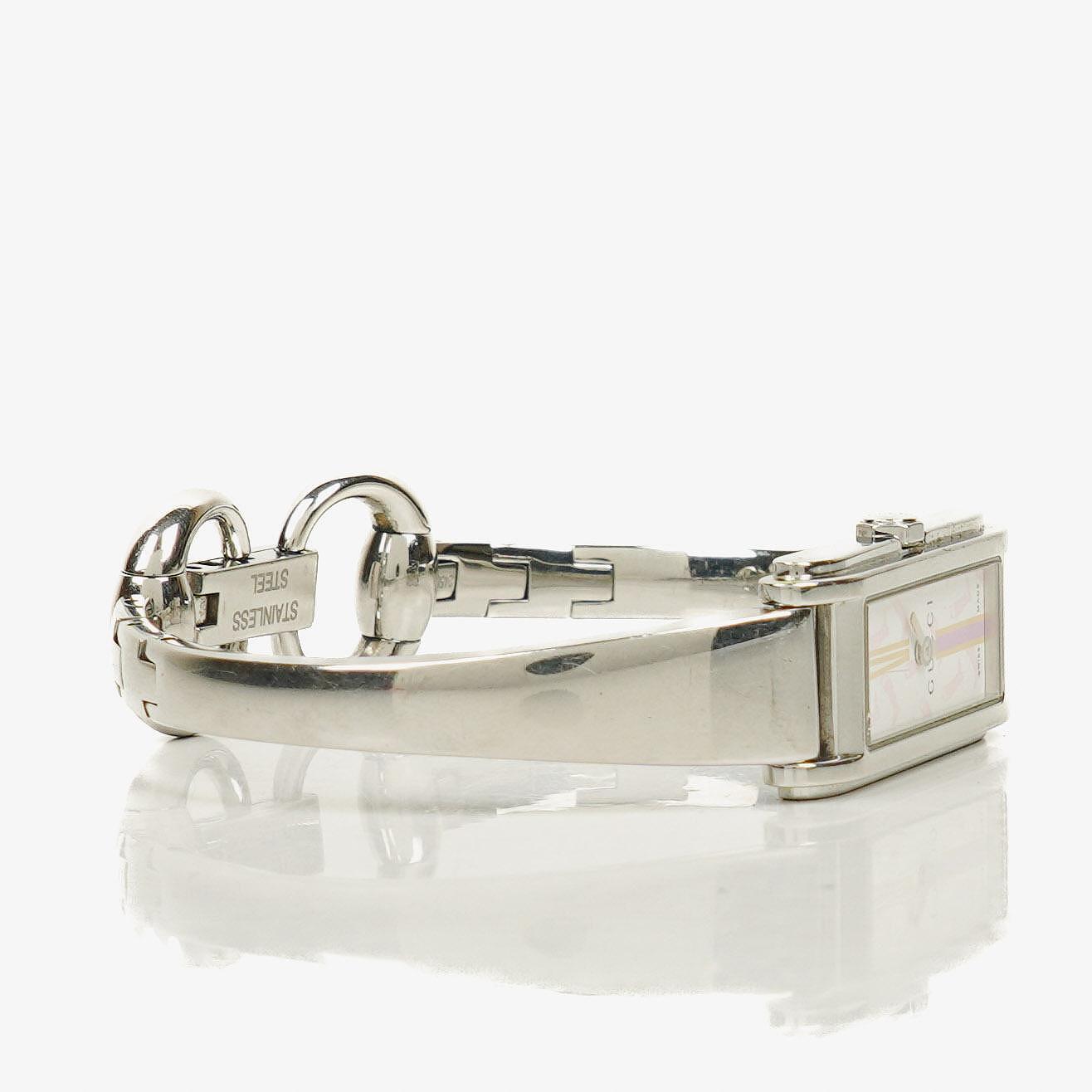 Gucci 109 Damenarmbanduhr aus silberfarbenem Edelstahl