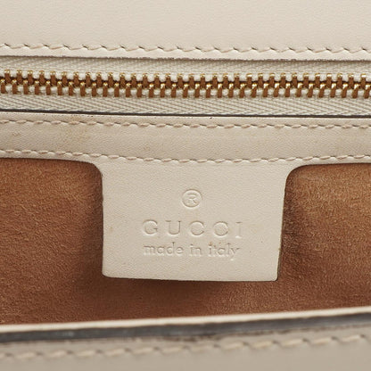 Gucci Kleine Sylvie Schultertasche mit Web-Streifen-Klappe aus elfenbeinfarbenem Kalbsleder
