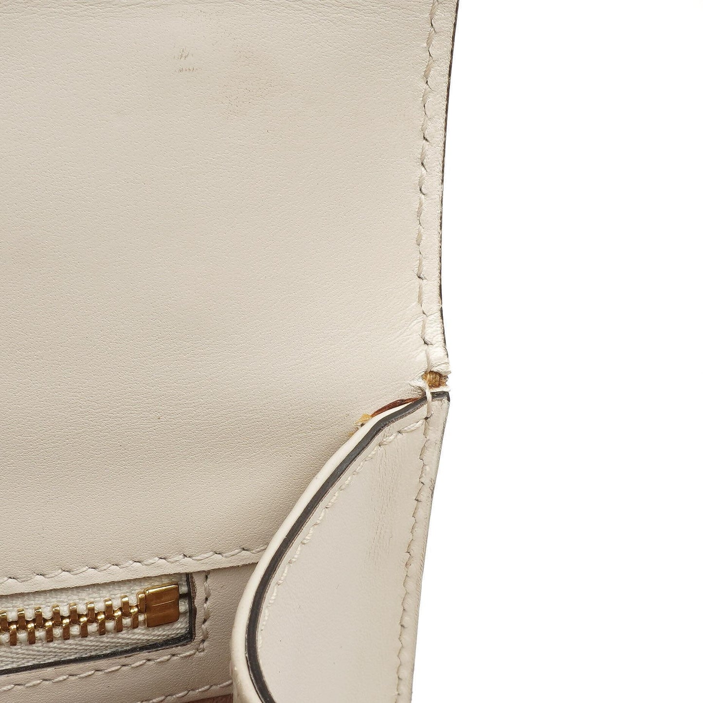 Gucci Kleine Sylvie Schultertasche mit Web-Streifen-Klappe aus elfenbeinfarbenem Kalbsleder