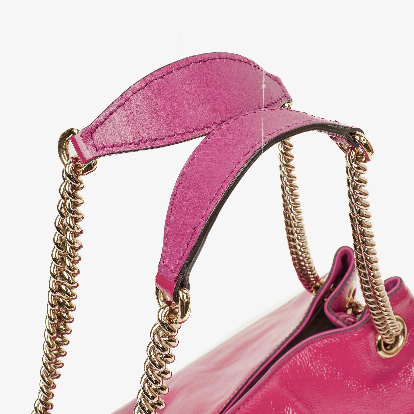 Gucci Soho Kettentasche aus pinkem Lackleder
