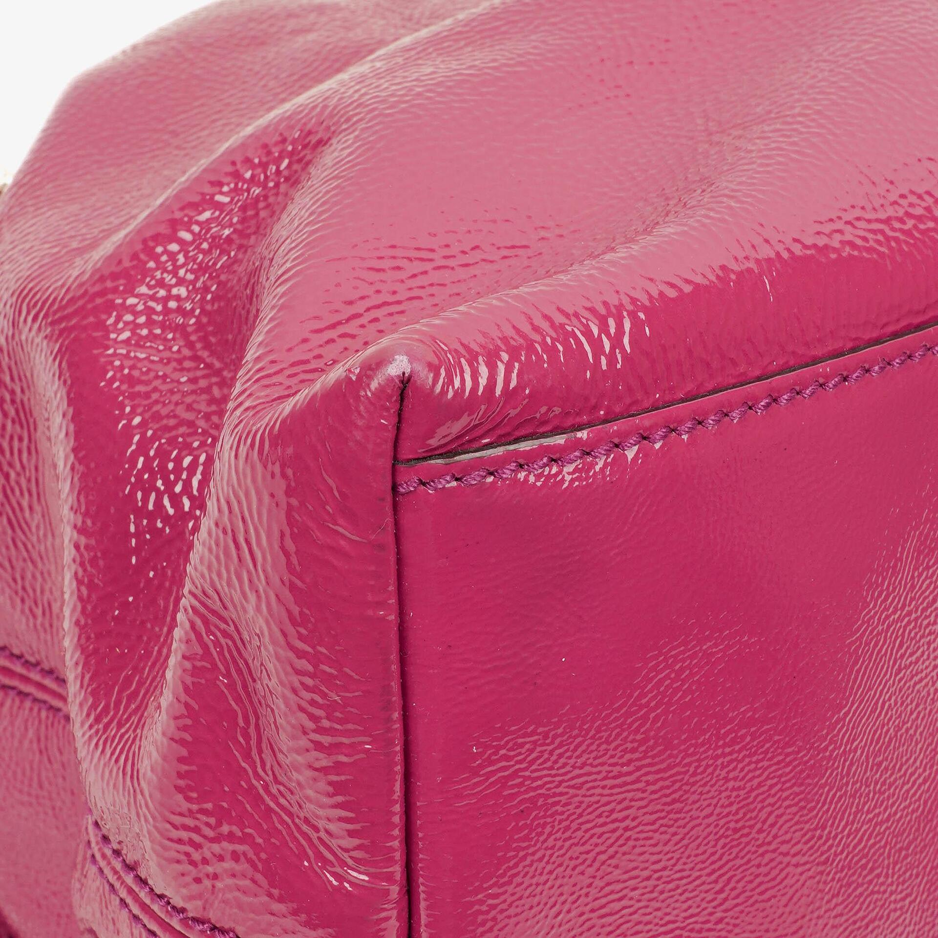 Gucci Soho Kettentasche aus pinkem Lackleder