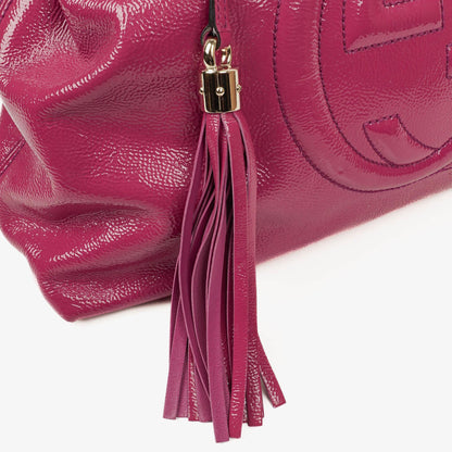 Gucci Soho Kettentasche aus pinkem Lackleder