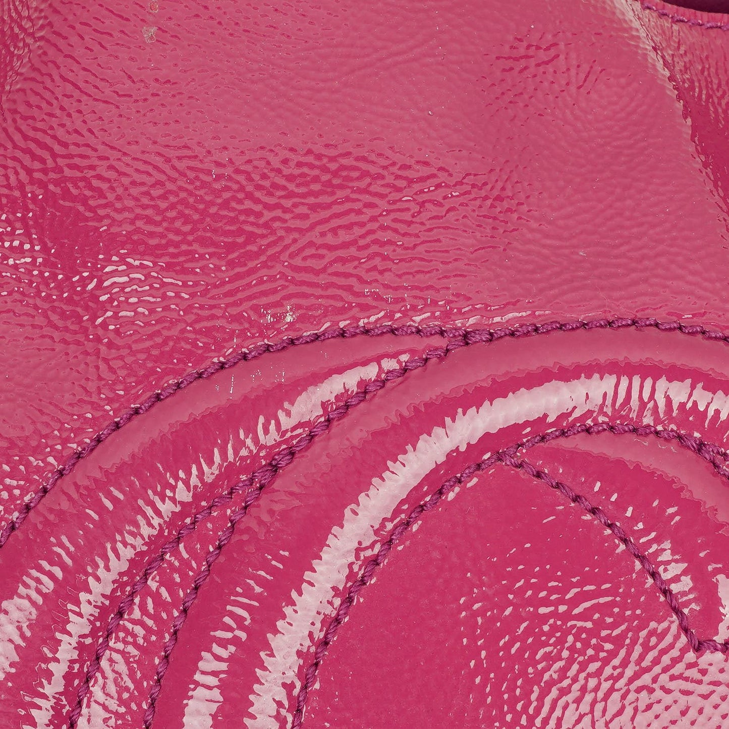 Gucci Soho Kettentasche aus pinkem Lackleder