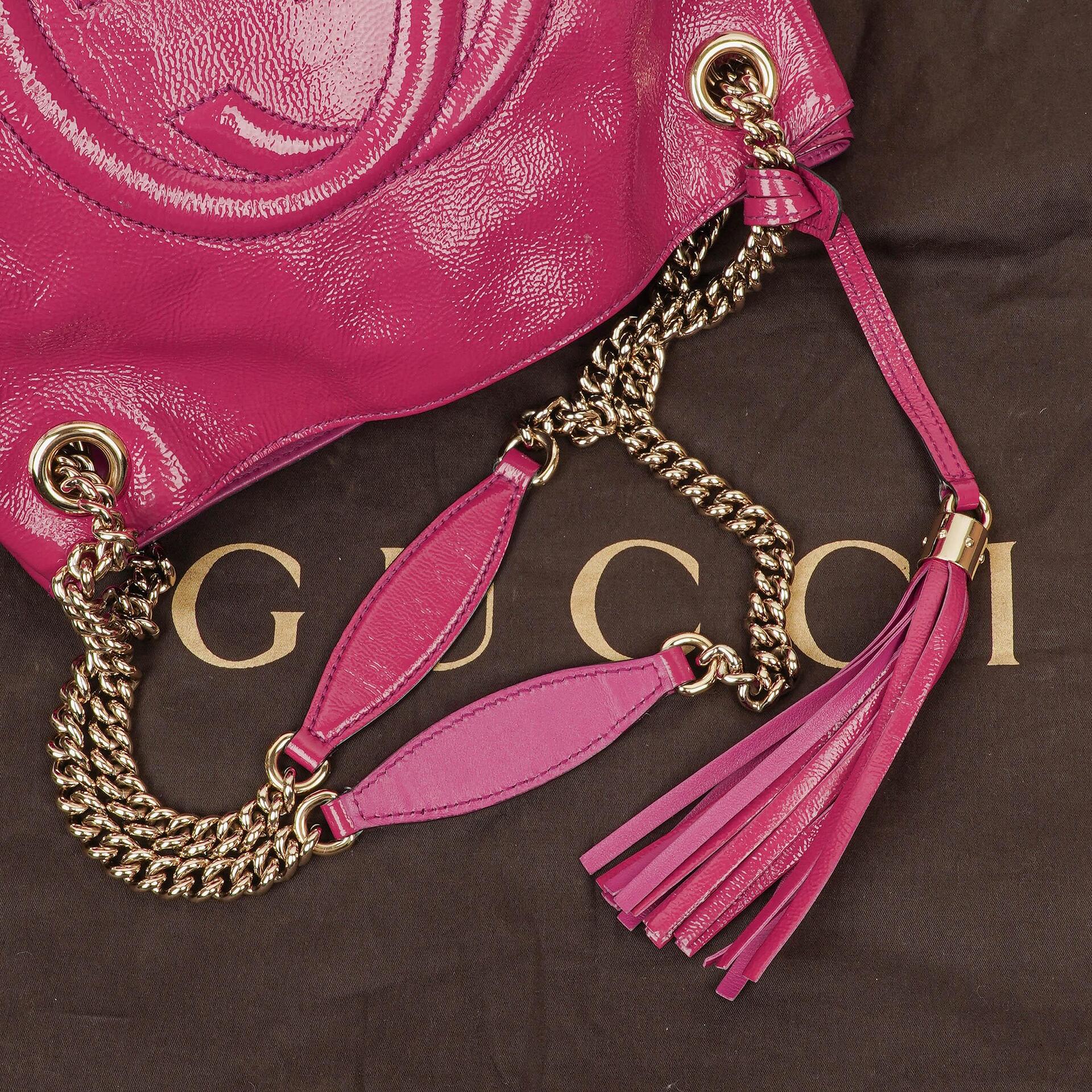 Gucci Soho Kettentasche aus pinkem Lackleder