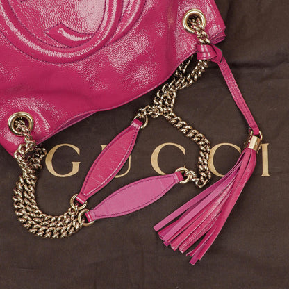 Gucci Soho Kettentasche aus pinkem Lackleder