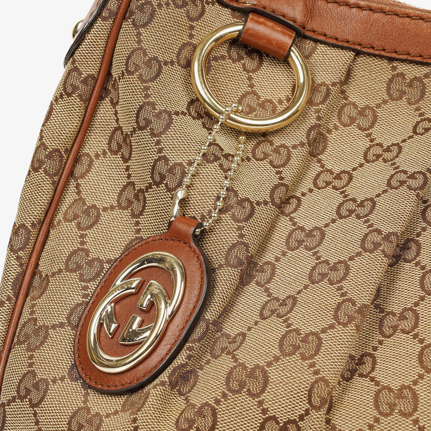 Gucci Sukey Hobo-Tasche Medium aus beigem GG Canvas