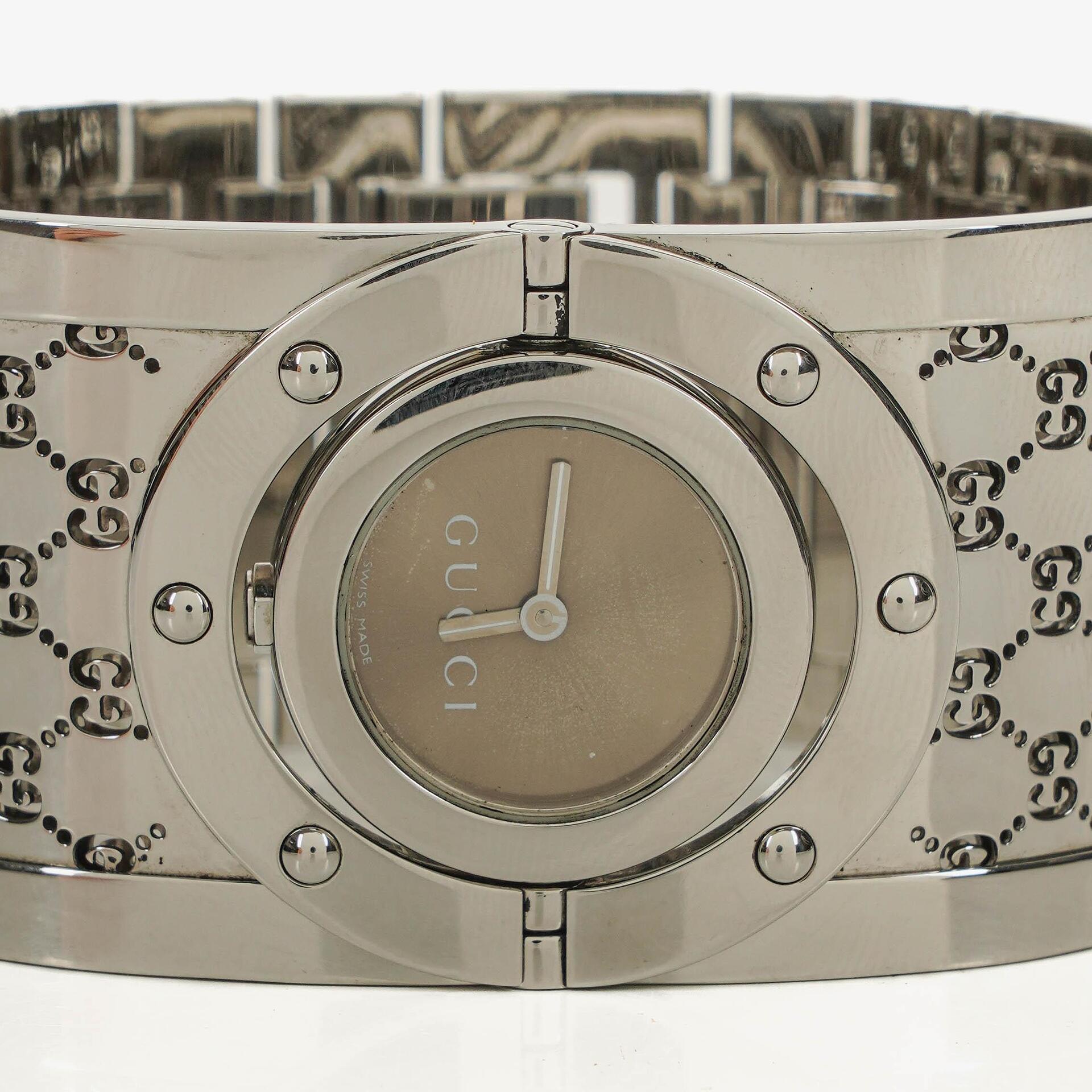 Gucci Twirl 33 mm Quarzuhr aus Edelstahl