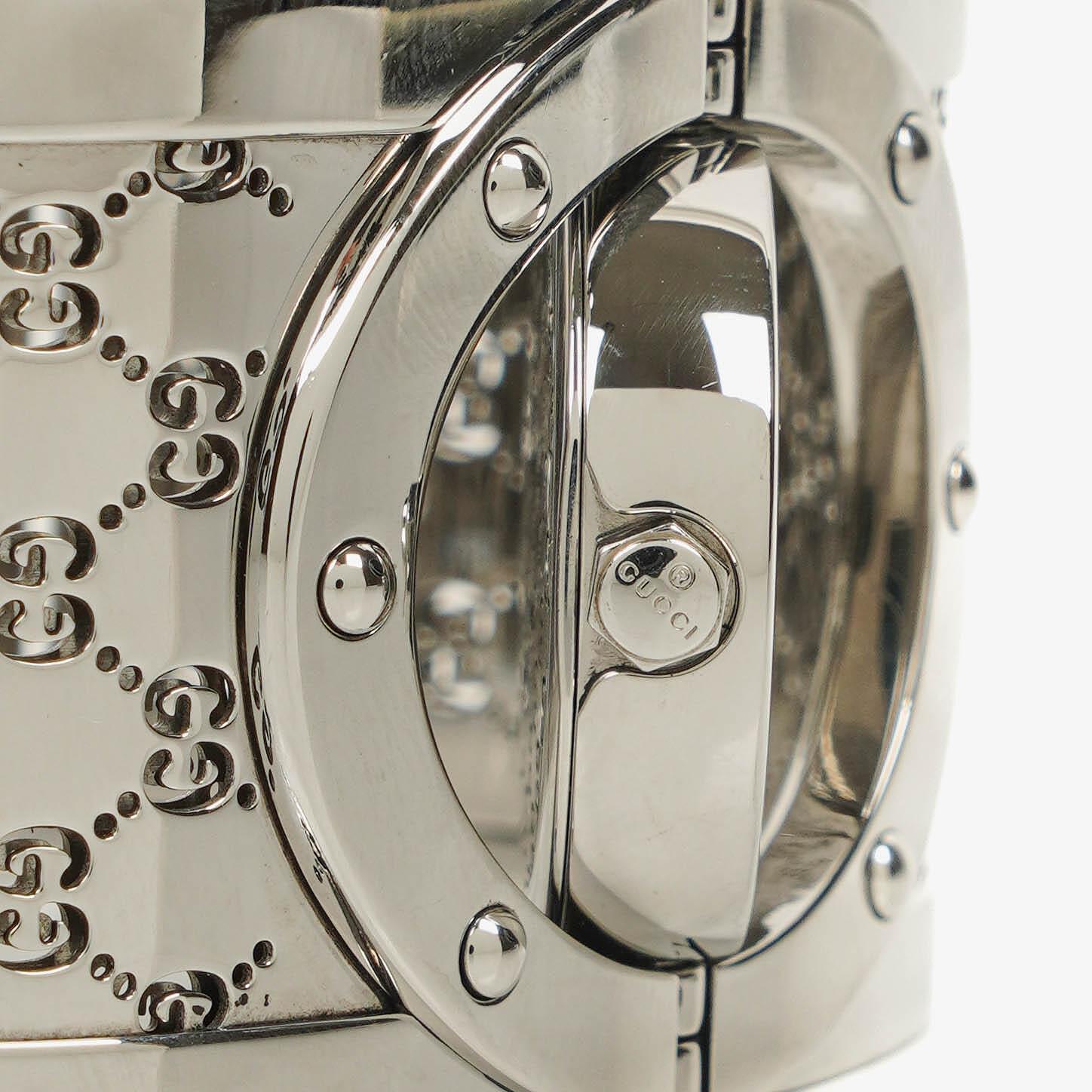 Gucci Twirl 33 mm Quarzuhr aus Edelstahl