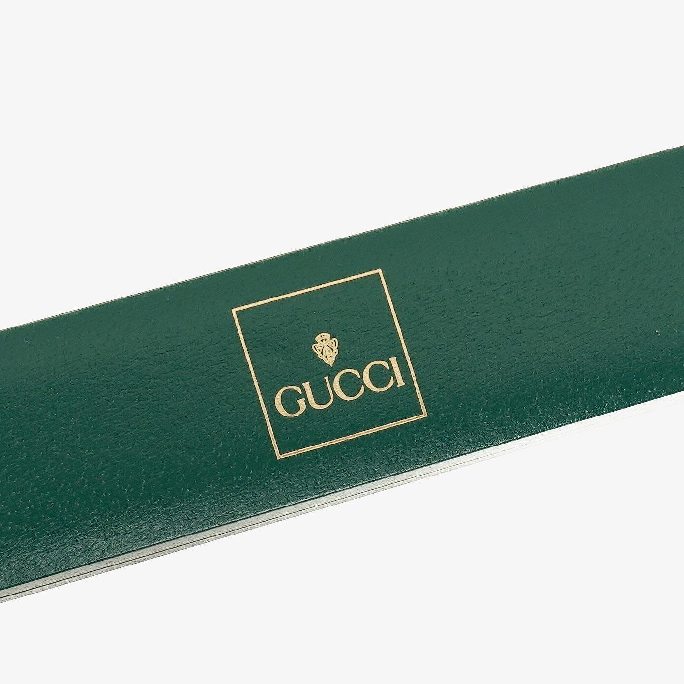 Gucci 9000L Damenuhr 25 mm aus zweifarbigem Edelstahl