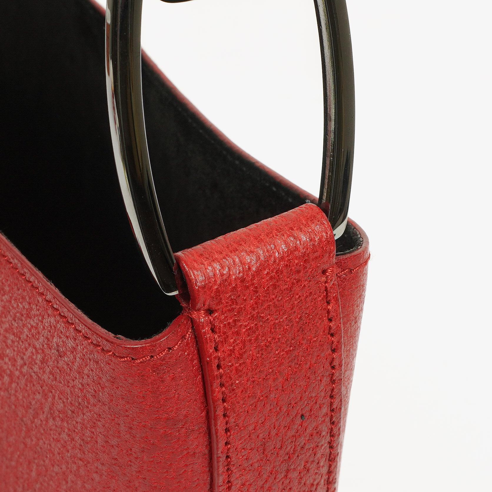 Gucci Vintage Bucket Bag aus rotem Leder mit Täschchen