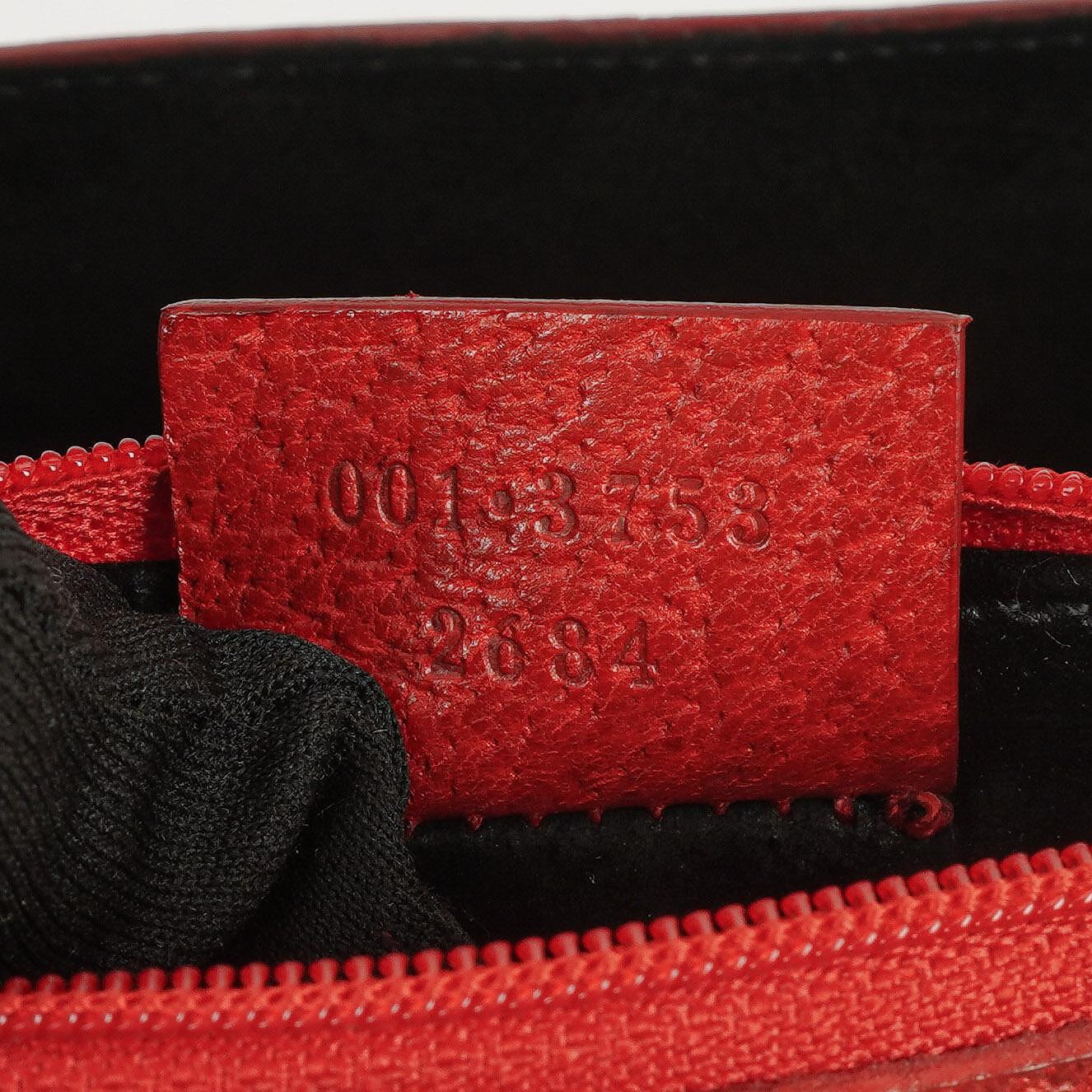 Gucci Vintage Bucket Bag aus rotem Leder mit Täschchen