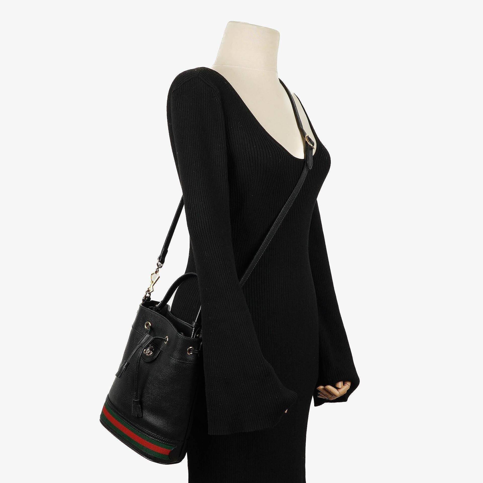Gucci Web Ophidia Bucket Bag Klein aus schwarzem glasiertem strukturiertem Kalbsleder
