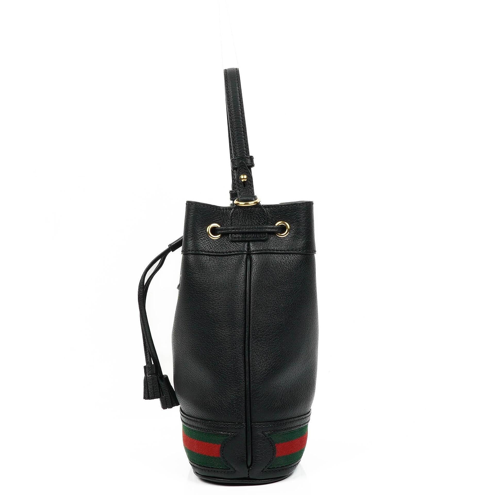 Gucci Web Ophidia Bucket Bag Klein aus schwarzem glasiertem strukturiertem Kalbsleder