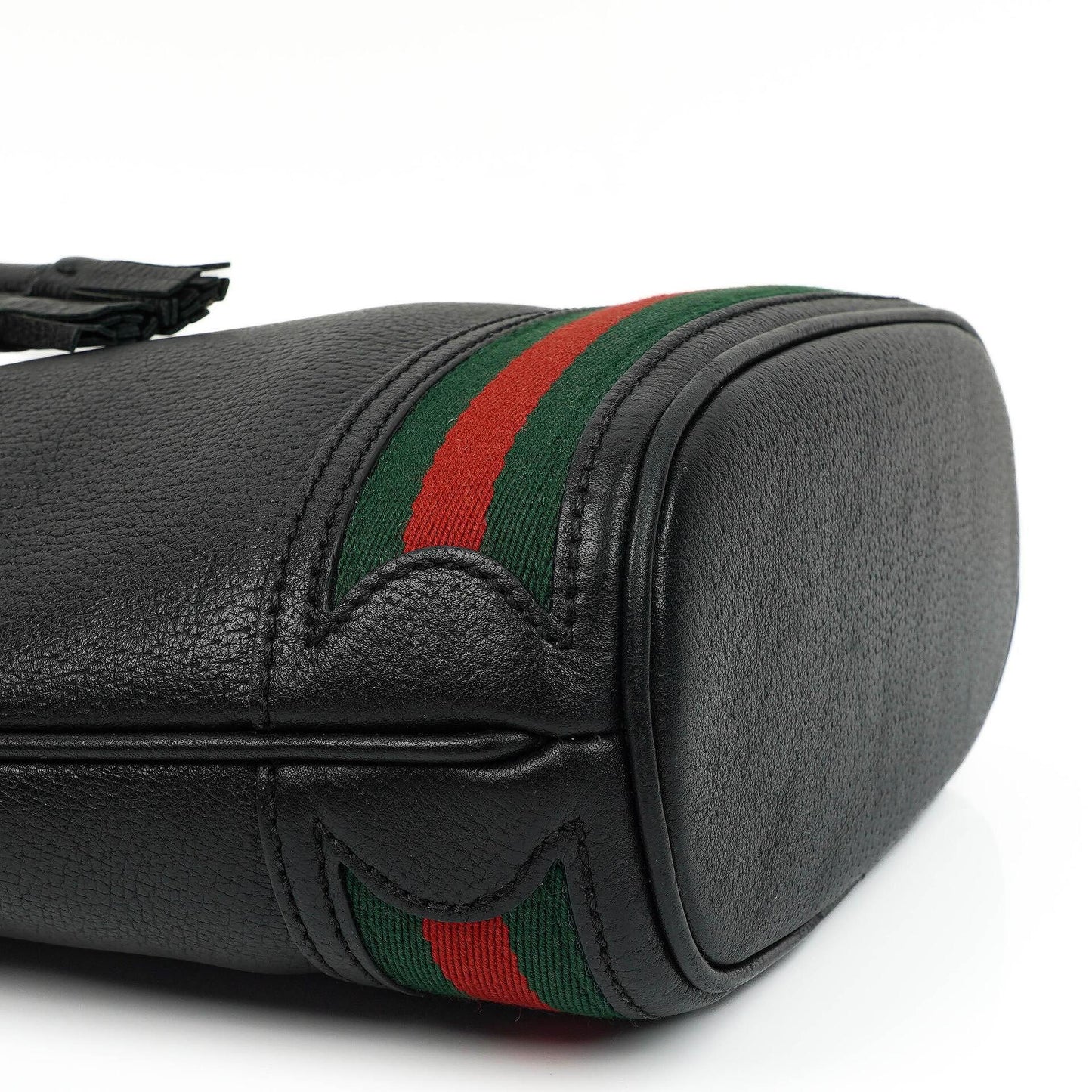Gucci Web Ophidia Bucket Bag Klein aus schwarzem glasiertem strukturiertem Kalbsleder