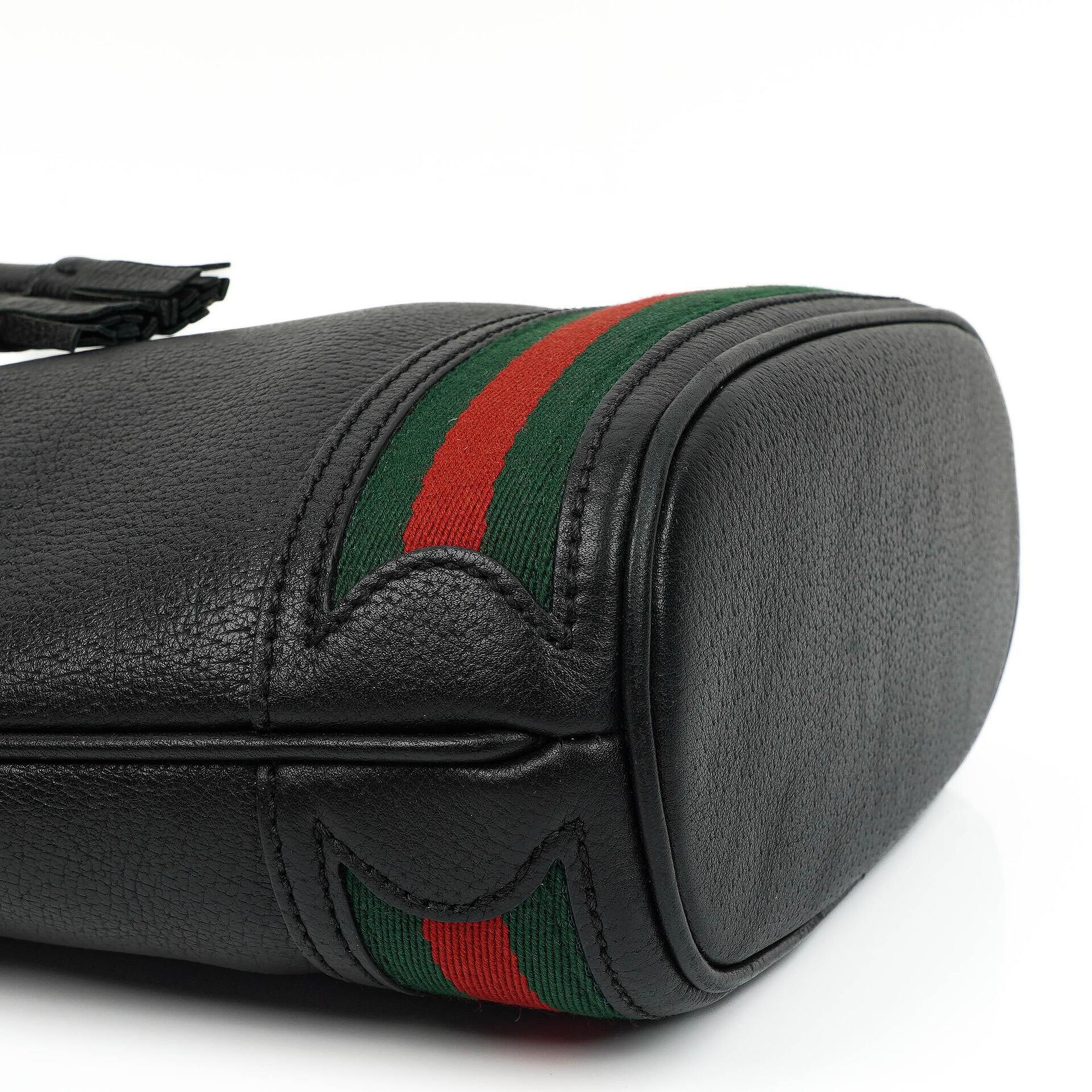 Gucci Web Ophidia Bucket Bag Klein aus schwarzem glasiertem strukturiertem Kalbsleder