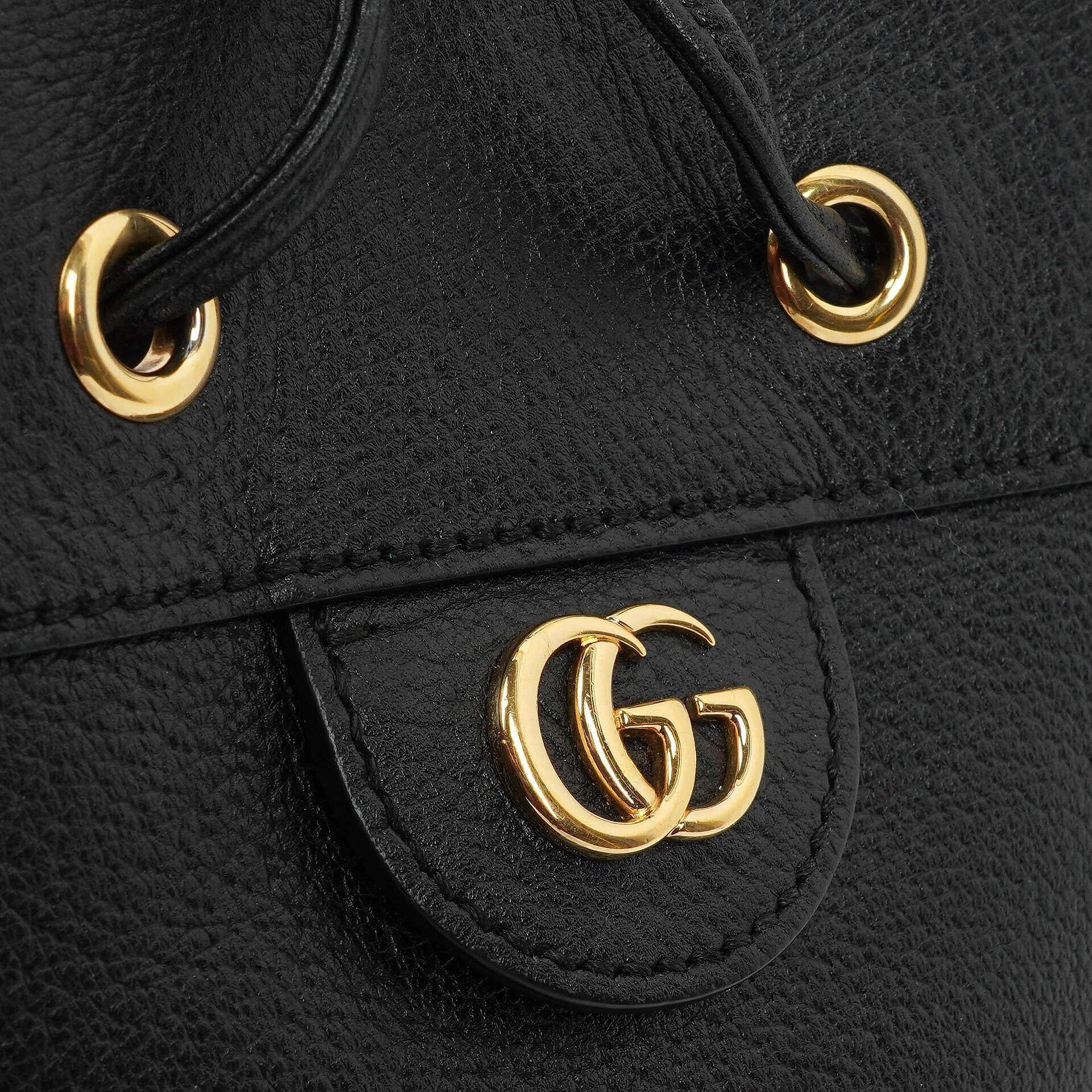 Gucci Web Ophidia Bucket Bag Klein aus schwarzem glasiertem strukturiertem Kalbsleder