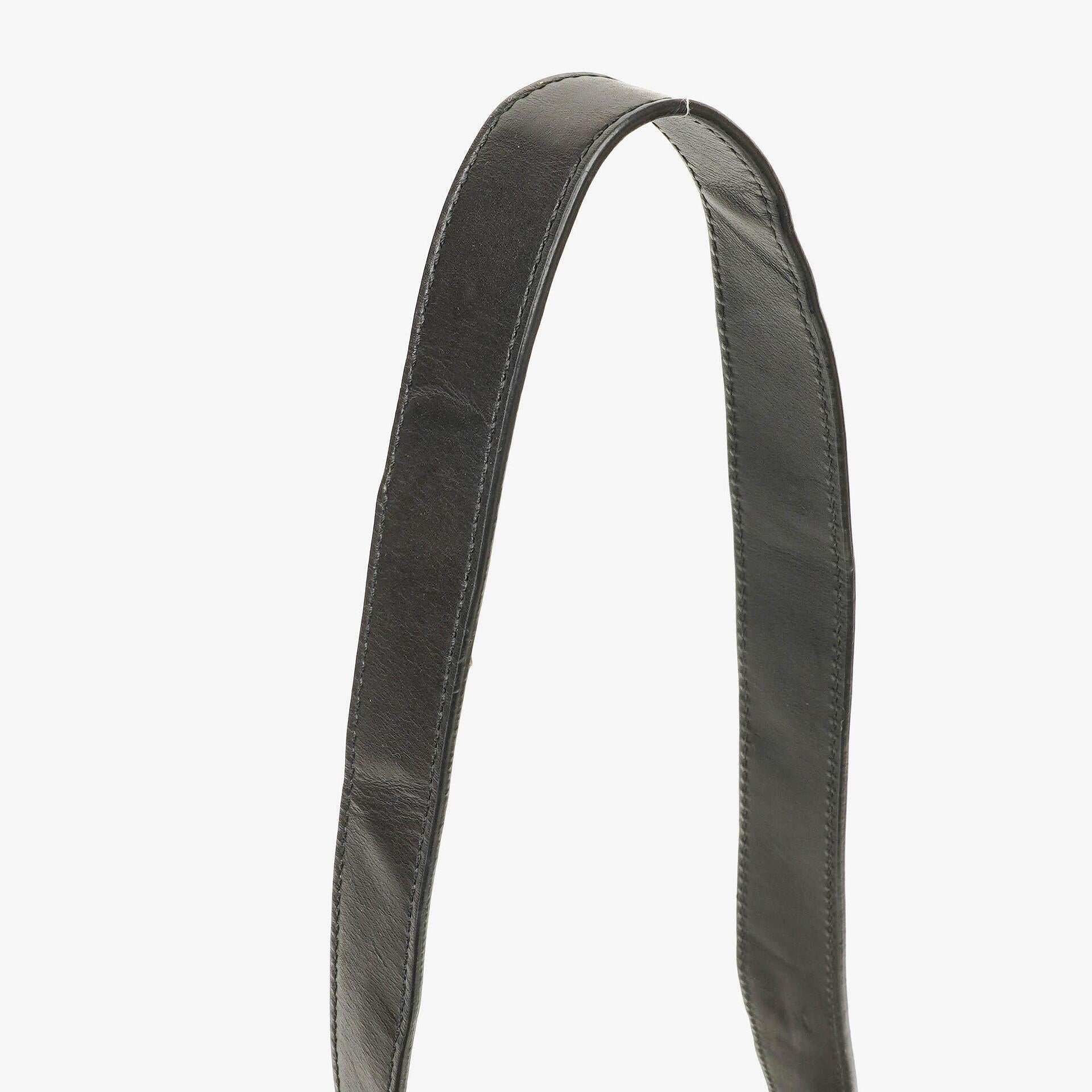 Gucci Web Sylvie Schultertasche aus schwarzem Leder