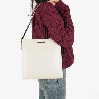 Gucci Schultertasche aus weißem Leder