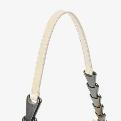 Gucci Schultertasche aus weißem Leder